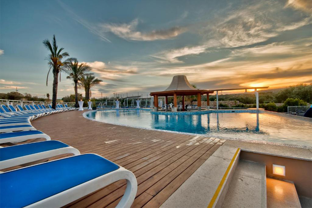 cheap resort hotels to Spend holiday with family