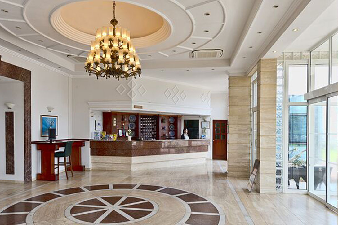 cheap resort hotels to Spend holiday with family