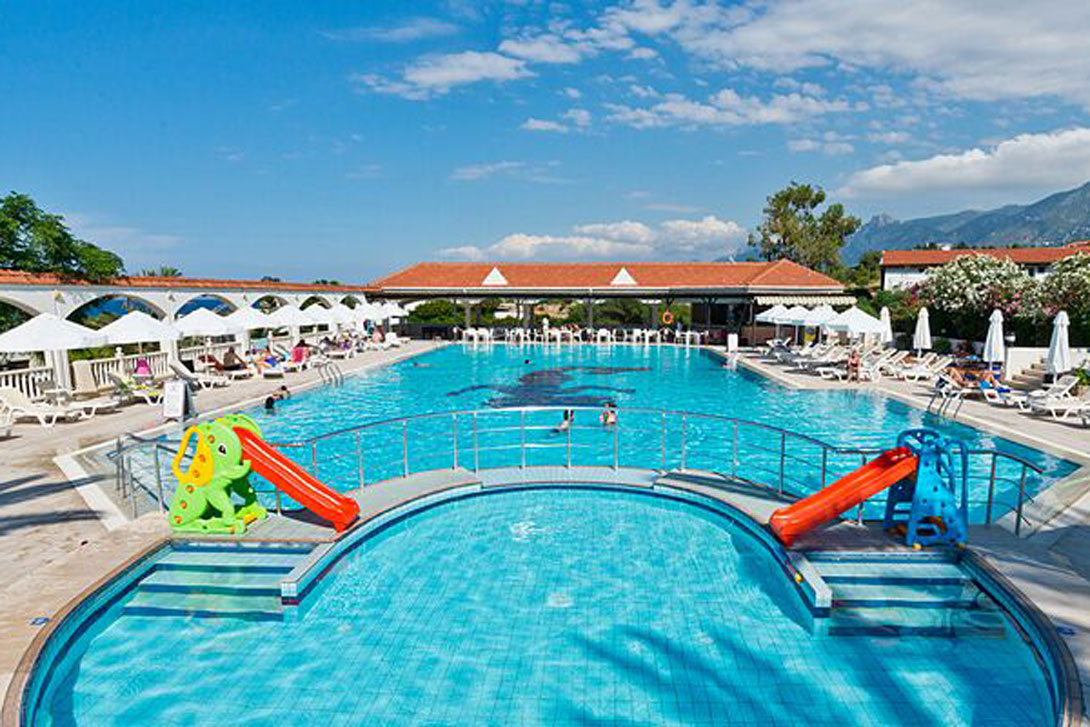 cheap resort hotels to Spend holiday with family