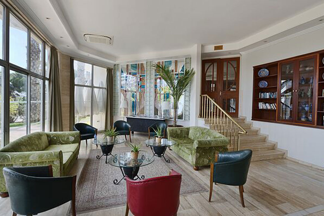cheap resort hotels to Spend holiday with family