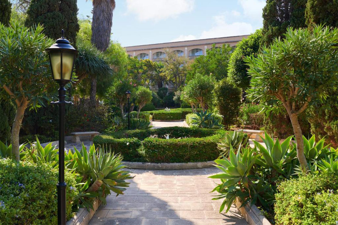cheap resort hotels to Spend holiday with family