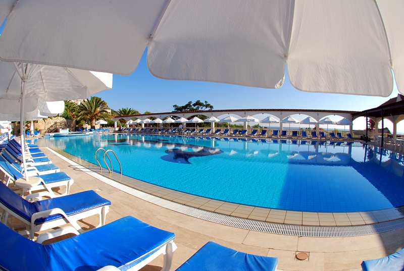 cheap resort hotels to Spend holiday with family