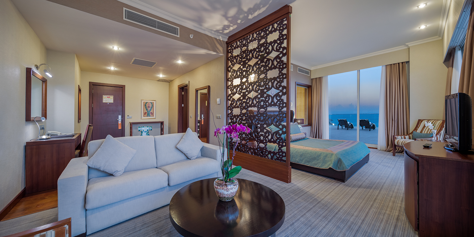 cheap resort hotels to Spend holiday with family