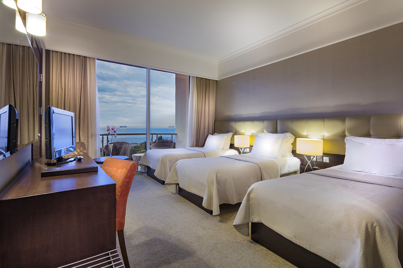 cheap resort hotels to Spend holiday with family