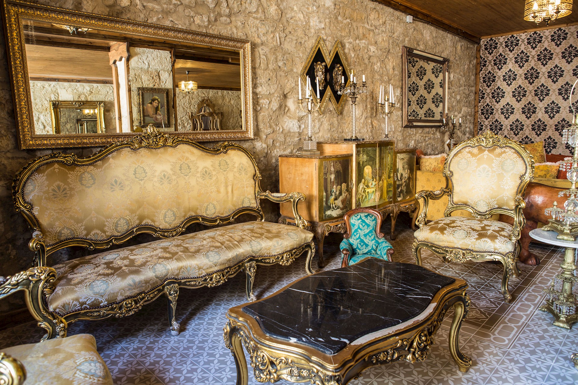 cheap resort hotels to Spend holiday with family