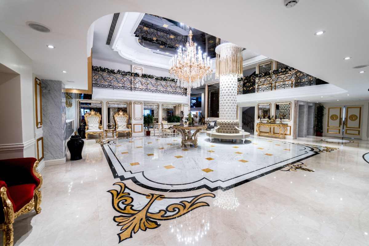 cheap resort hotels to Spend holiday with family