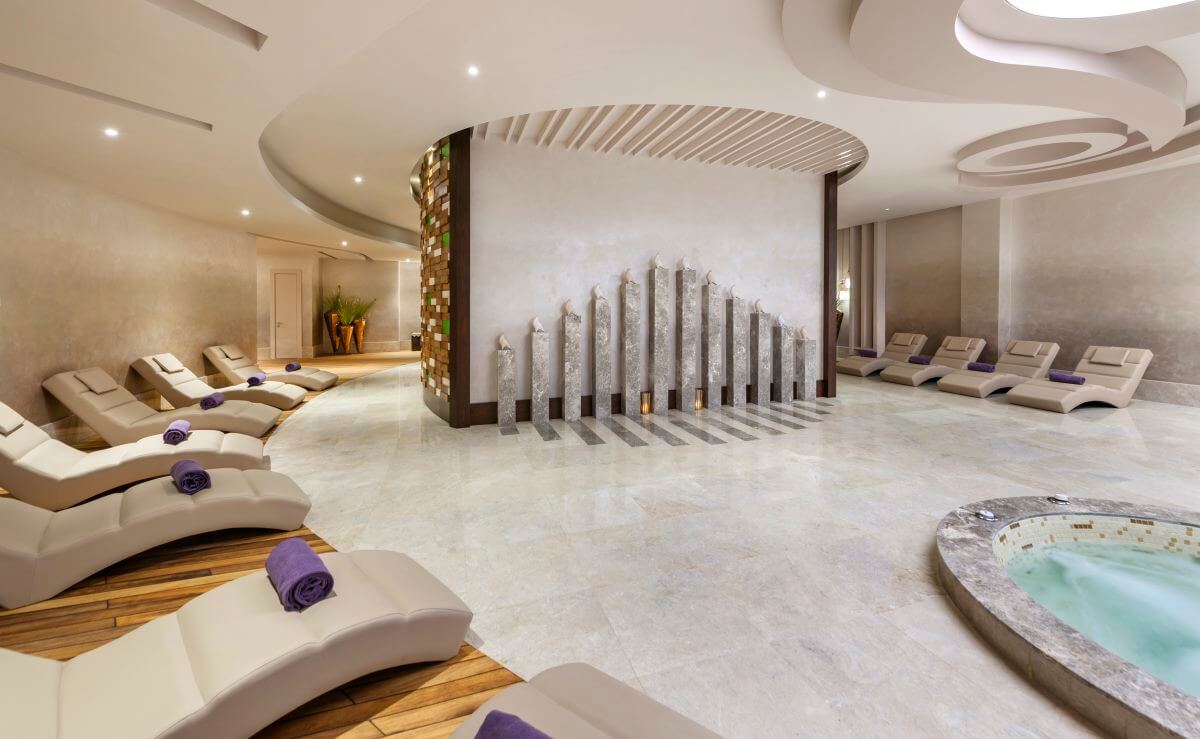 cheap resort hotels to Spend holiday with family