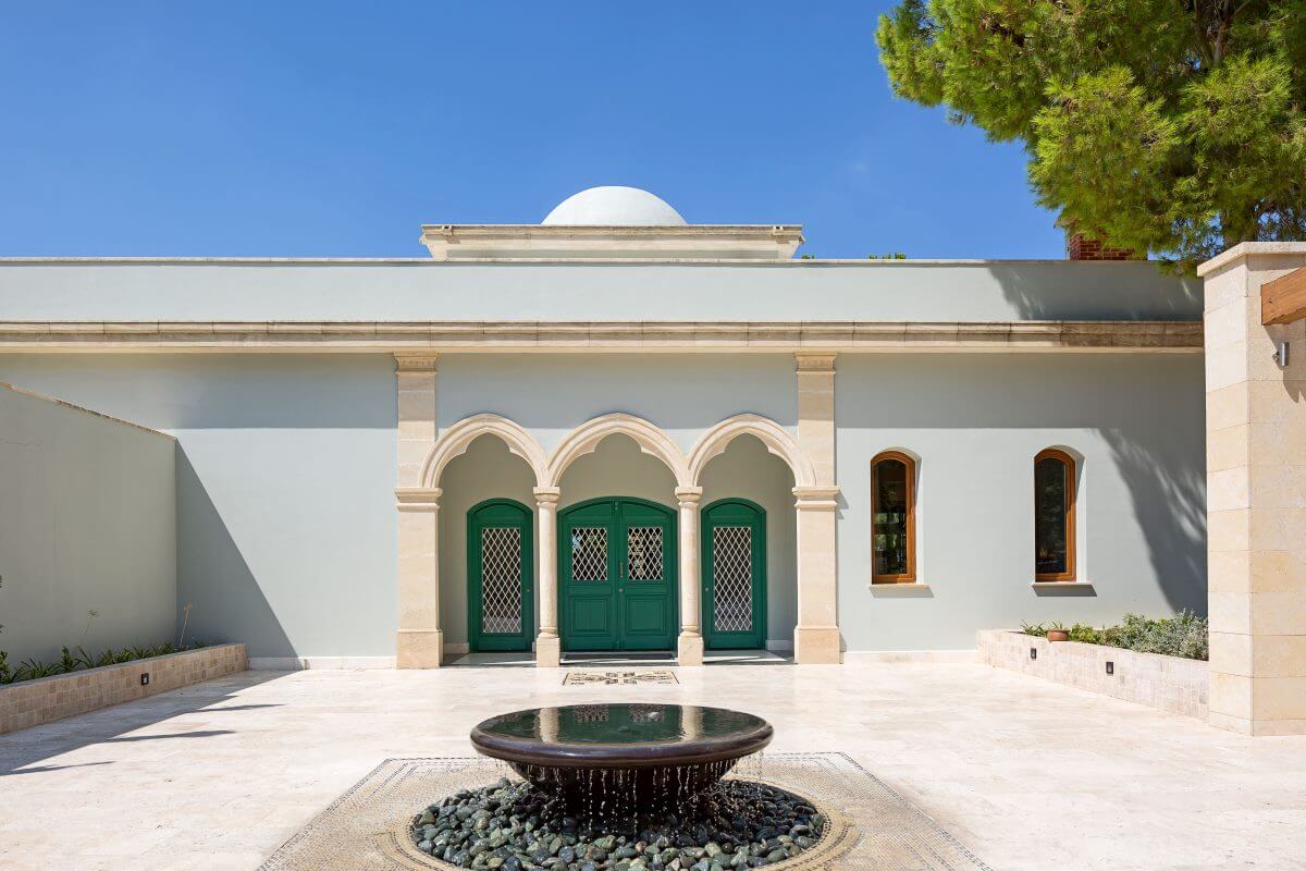 cheap resort hotels to Spend holiday with family