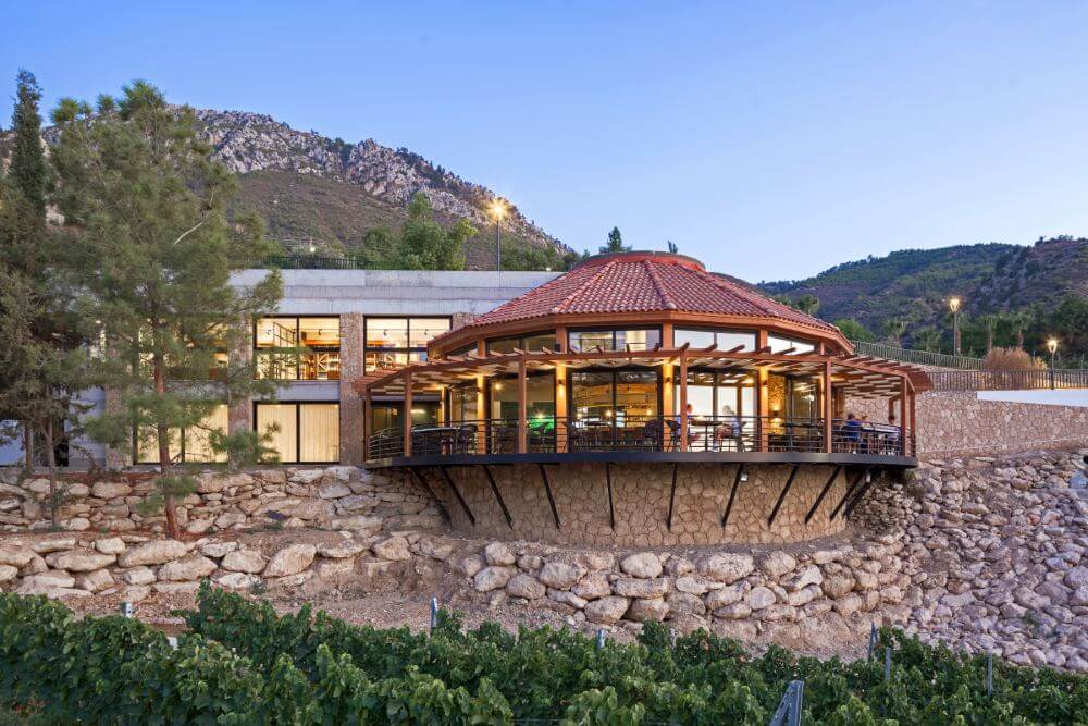 cheap resort hotels to Spend holiday with family