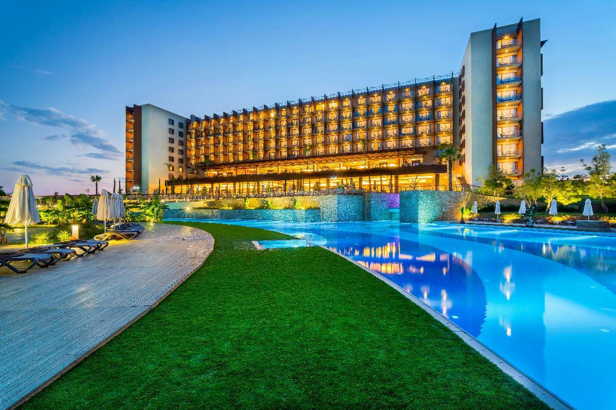 cheap resort hotels to Spend holiday with family