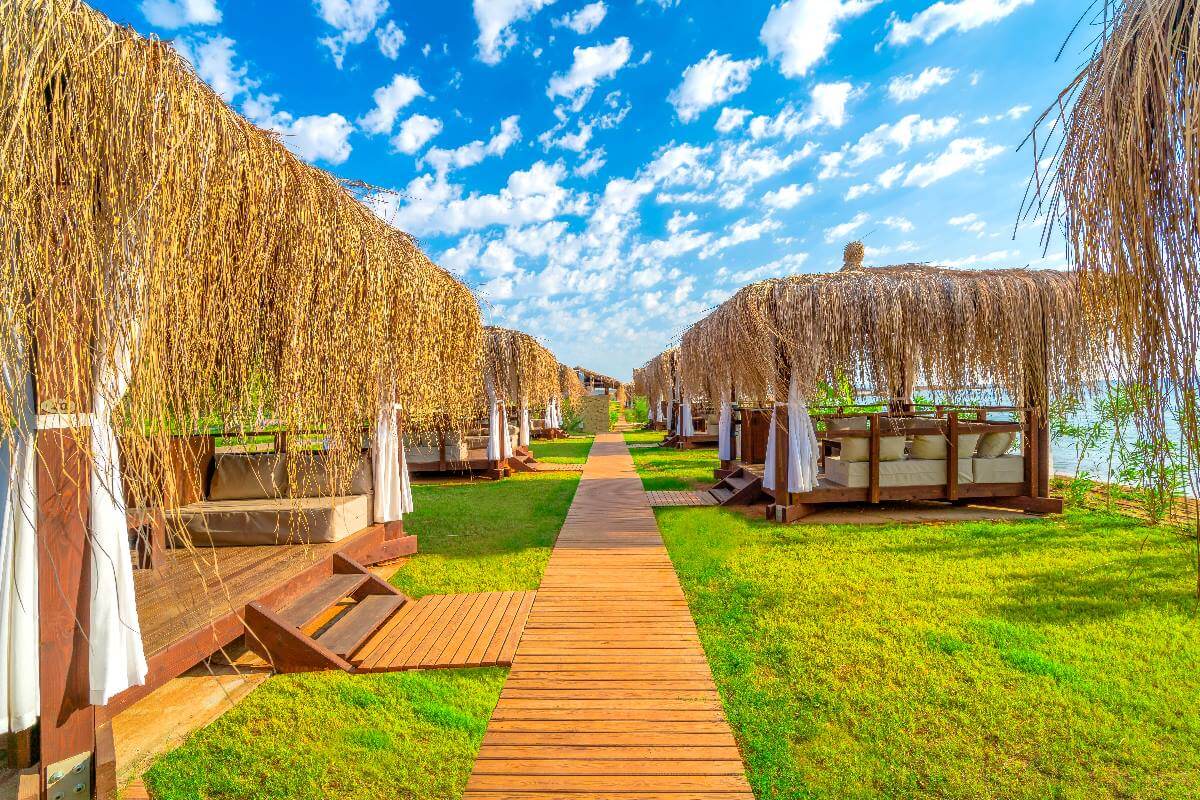 cheap resort hotels to Spend holiday with family