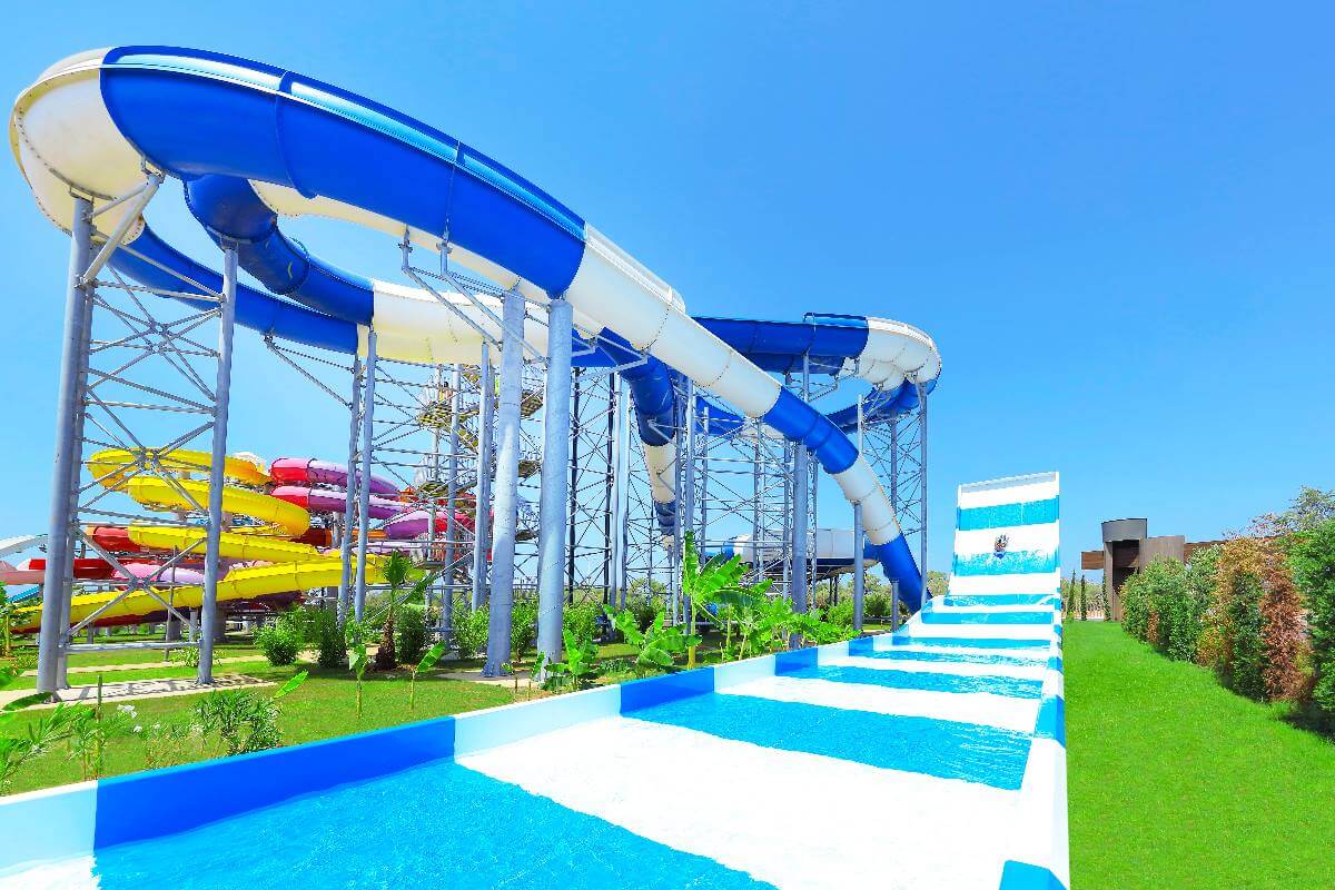 cheap resort hotels to Spend holiday with family