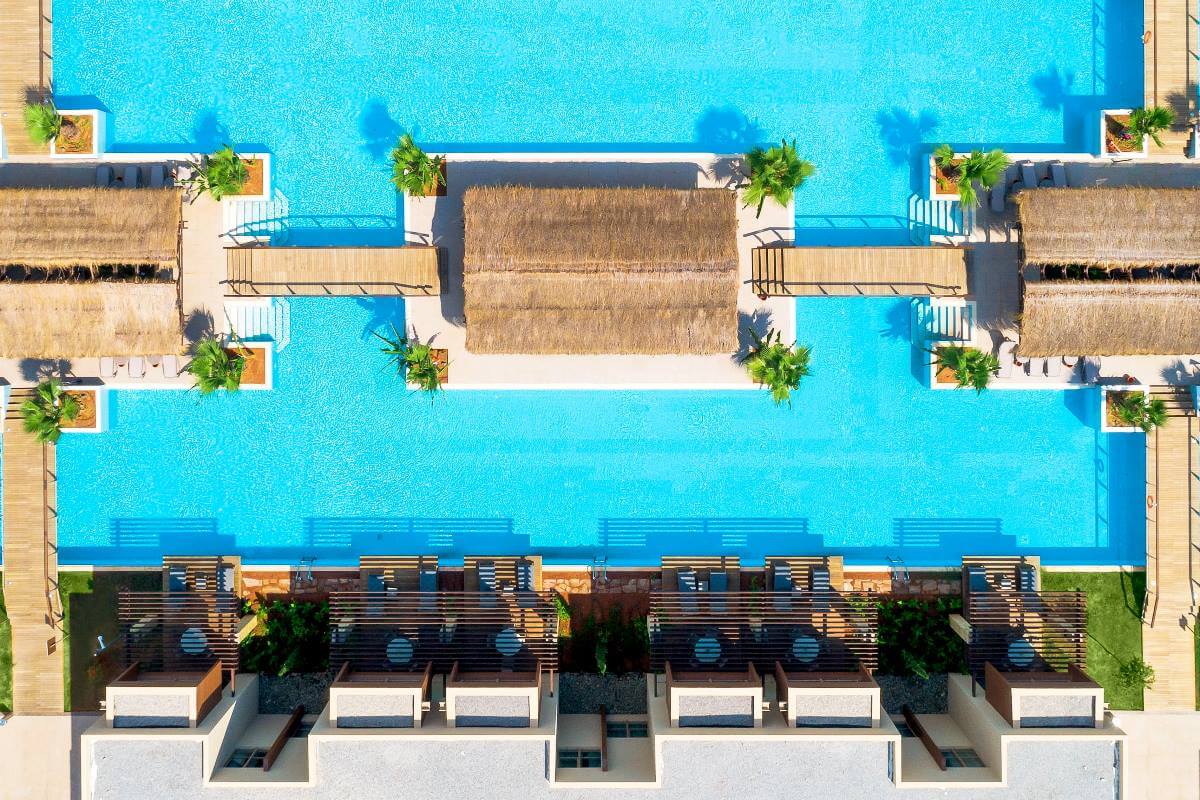 cheap resort hotels to Spend holiday with family