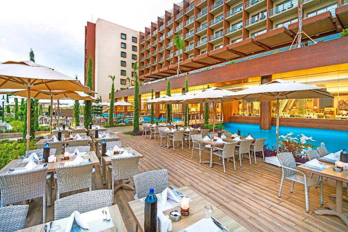 cheap resort hotels to Spend holiday with family