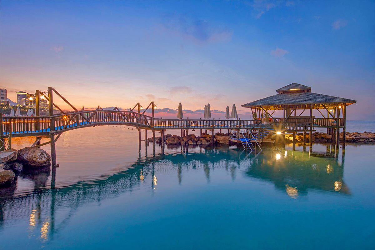 cheap resort hotels to Spend holiday with family