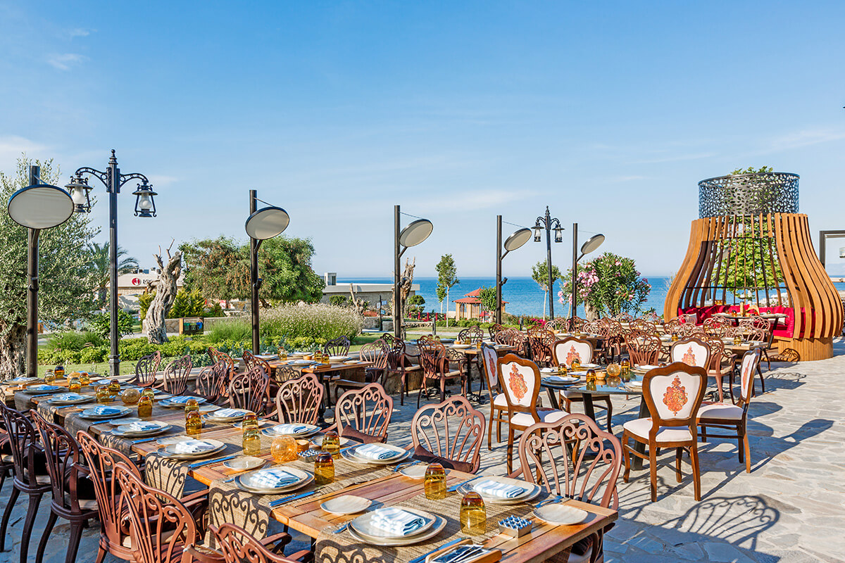 cheap resort hotels to Spend holiday with family