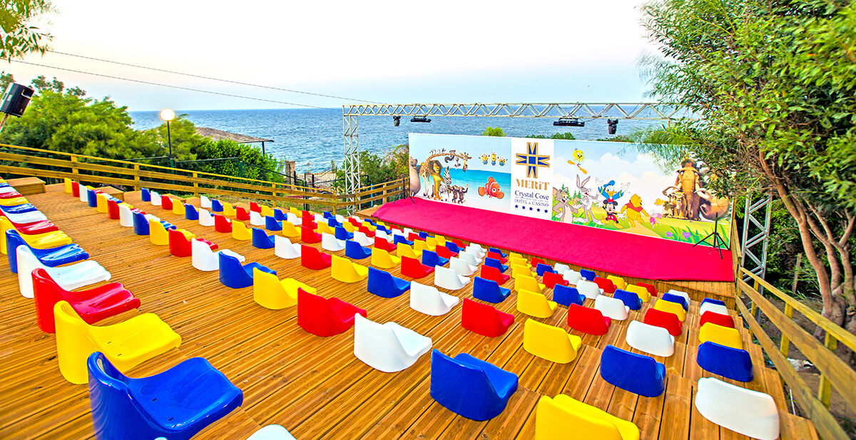 cheap resort hotels to Spend holiday with family