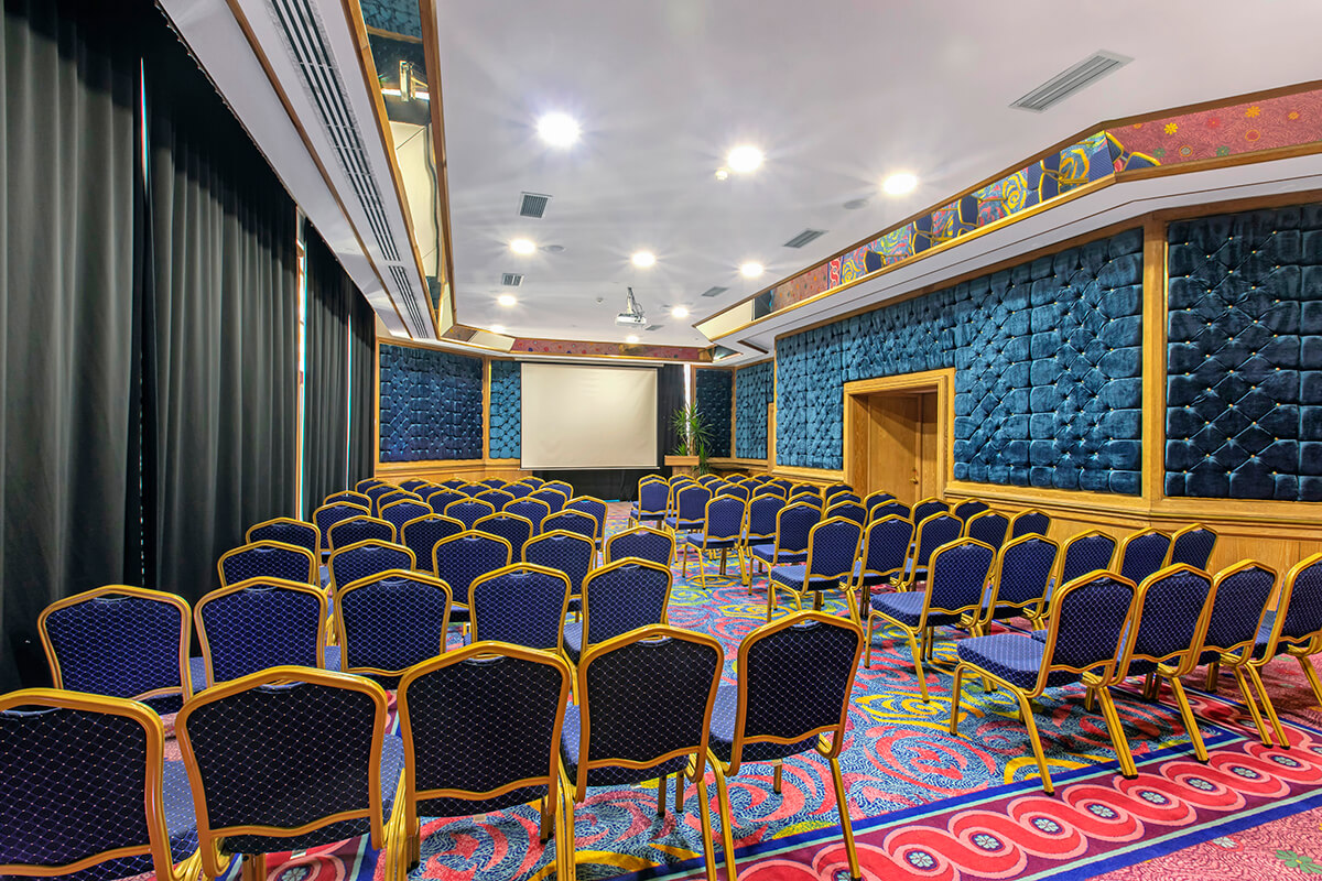 cheap resort hotels to Spend holiday with family