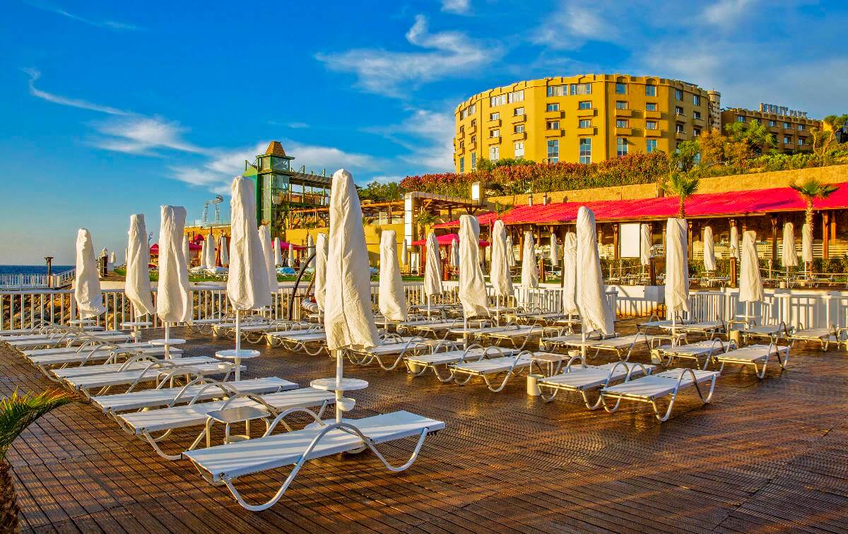 cheap resort hotels to Spend holiday with family