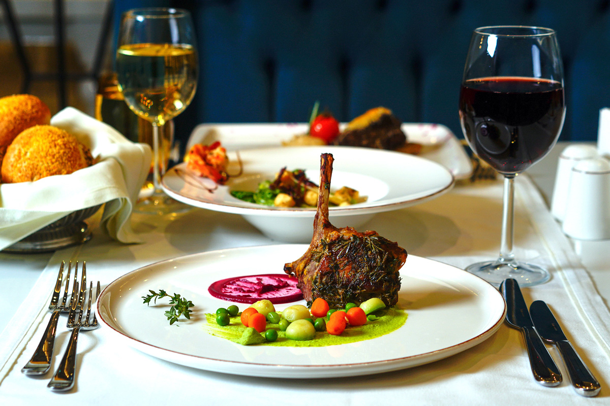 cheap resort hotels to Spend holiday with family