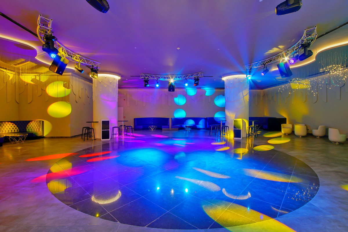 cheap resort hotels to Spend holiday with family