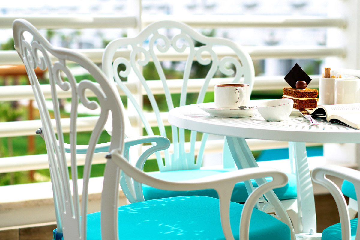 cheap resort hotels to Spend holiday with family