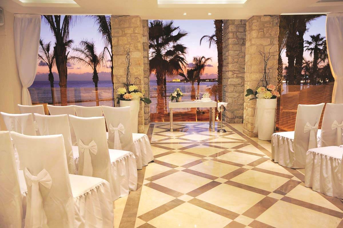 cheap resort hotels to Spend holiday with family