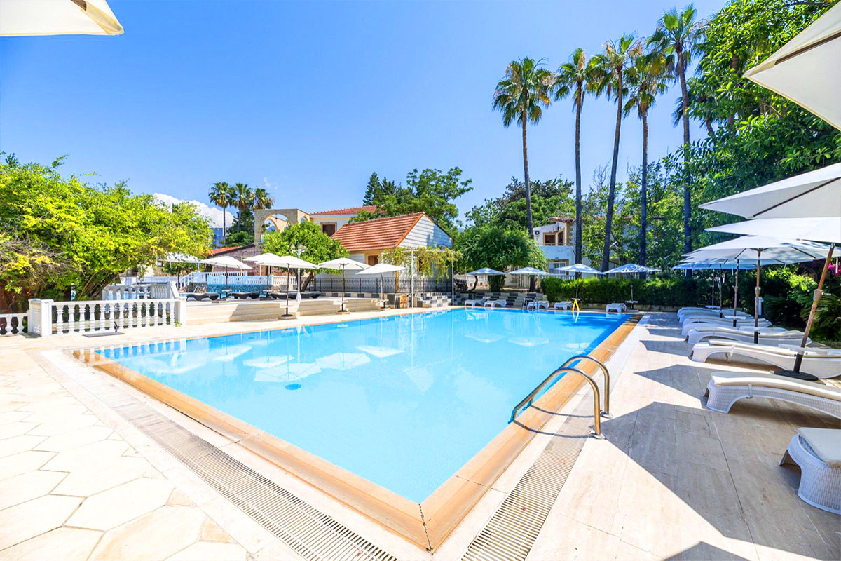 cheap resort hotels to Spend holiday with family