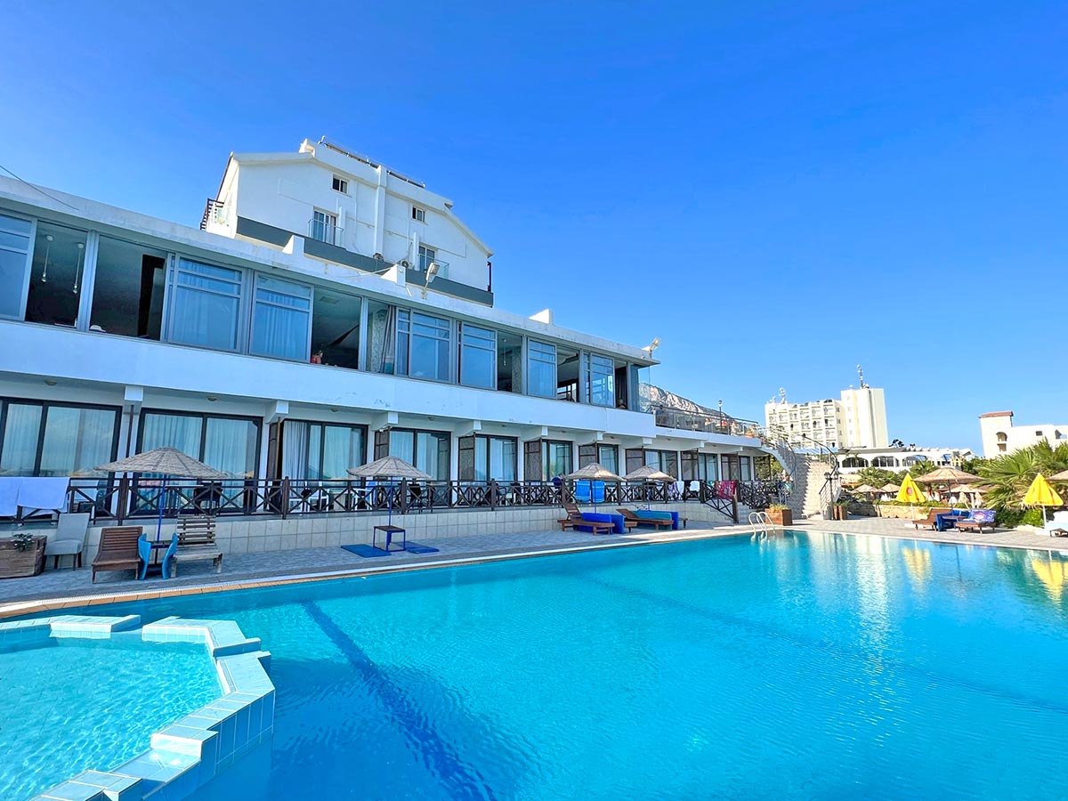 cheap resort hotels to Spend holiday with family