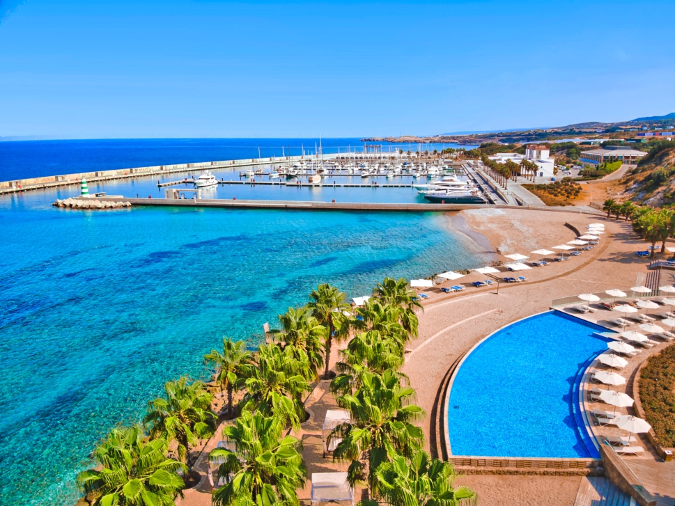 cheap resort hotels to Spend holiday with family