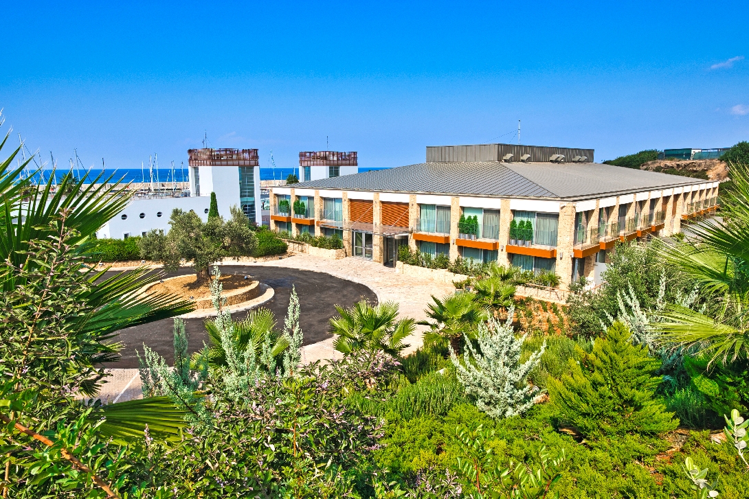 cheap resort hotels to Spend holiday with family