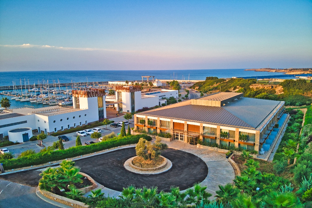 cheap resort hotels to Spend holiday with family