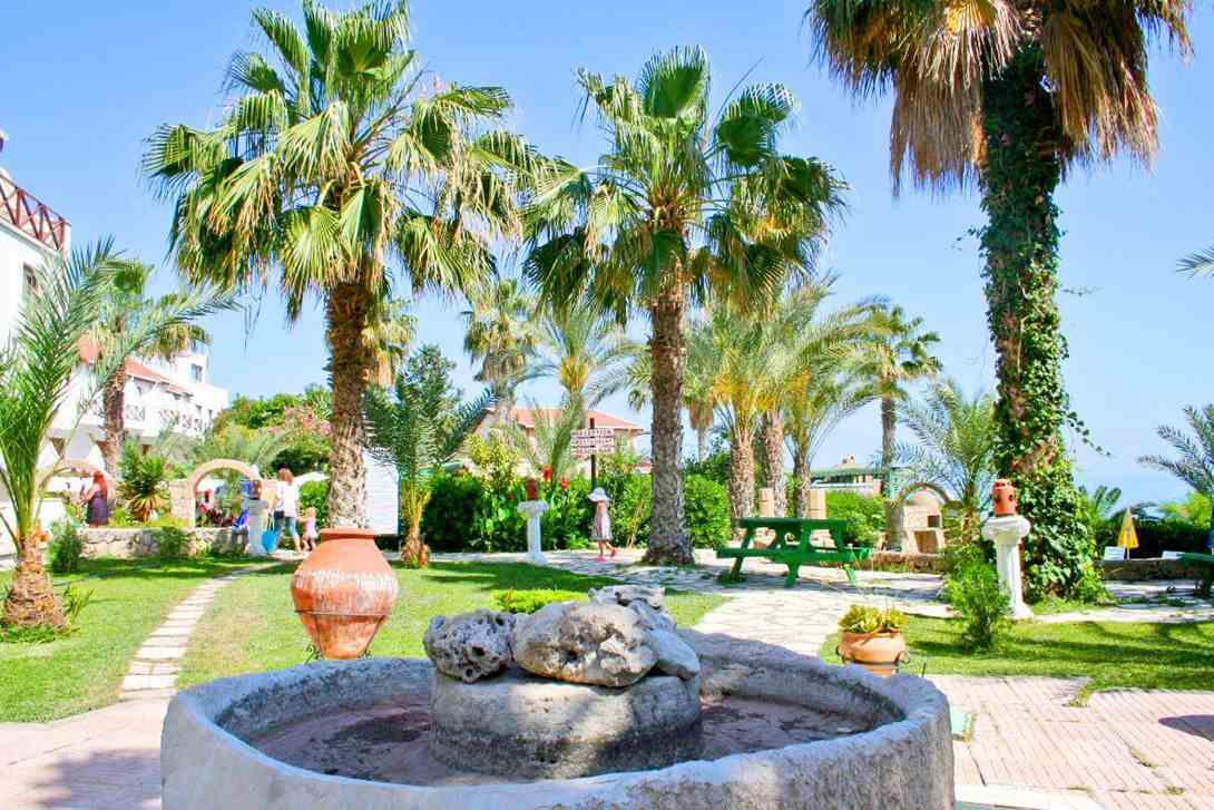 cheap resort hotels to Spend holiday with family