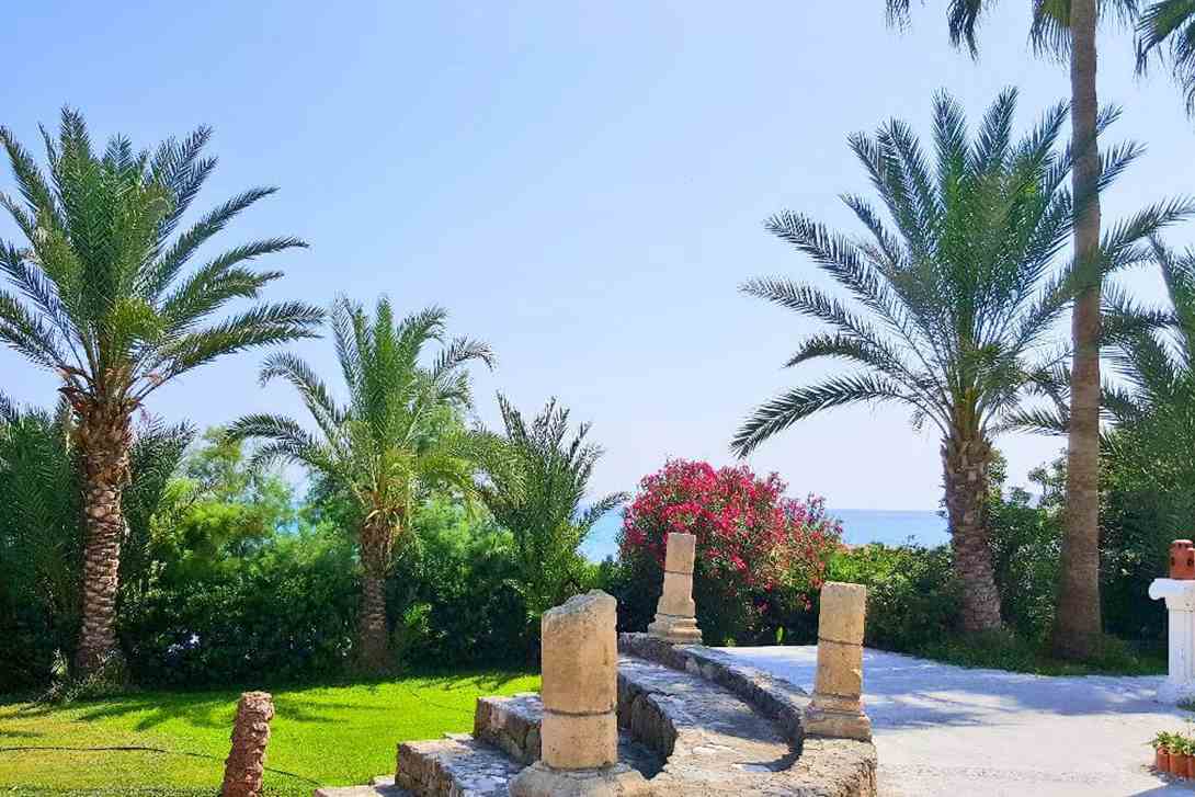 cheap resort hotels to Spend holiday with family