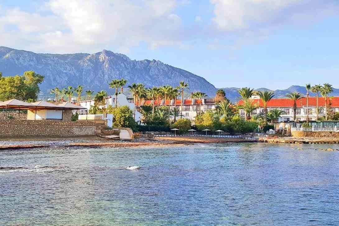 cheap resort hotels to Spend holiday with family