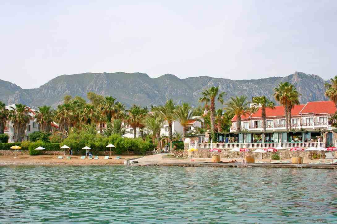 cheap resort hotels to Spend holiday with family