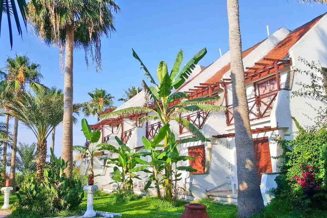 cheap resort hotels to Spend holiday with family