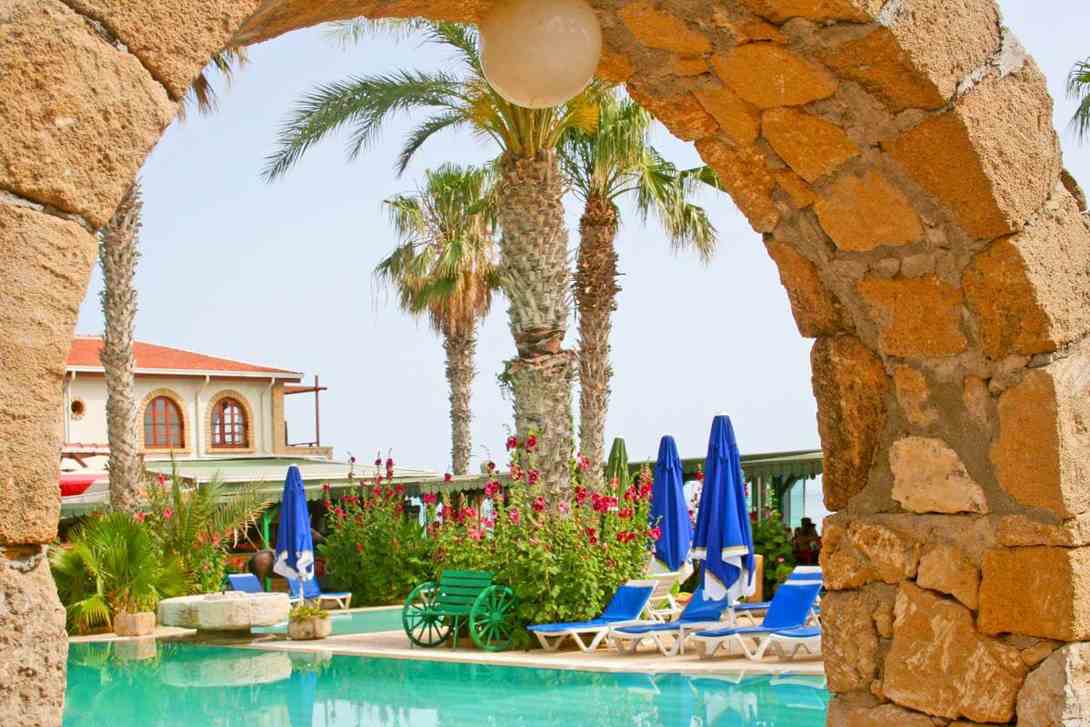 cheap resort hotels to Spend holiday with family