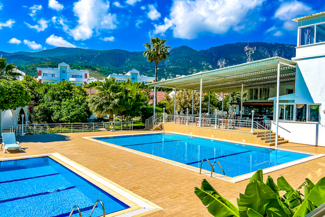 cheap resort hotels to Spend holiday with family