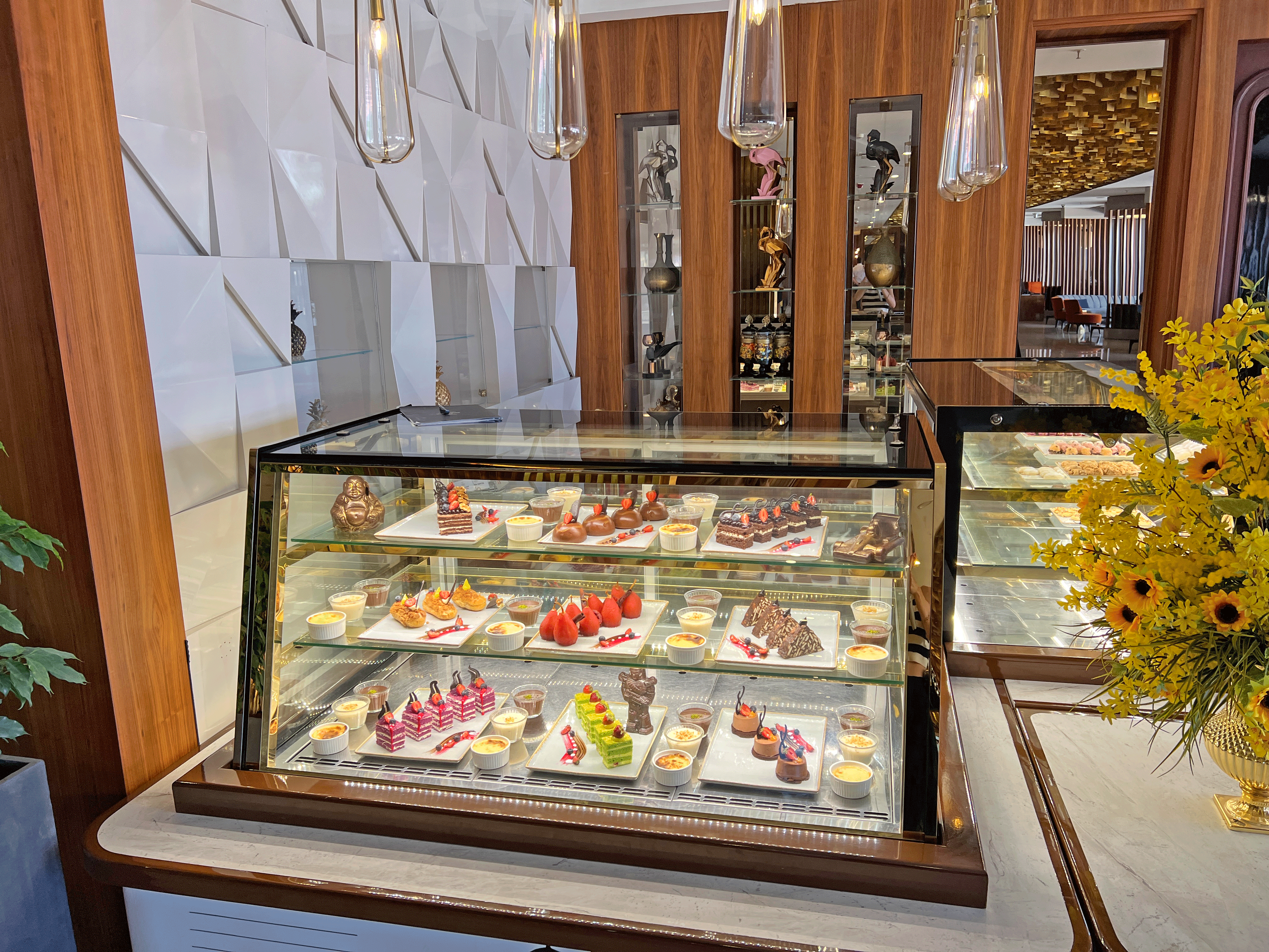 cheap resort hotels to Spend holiday with family