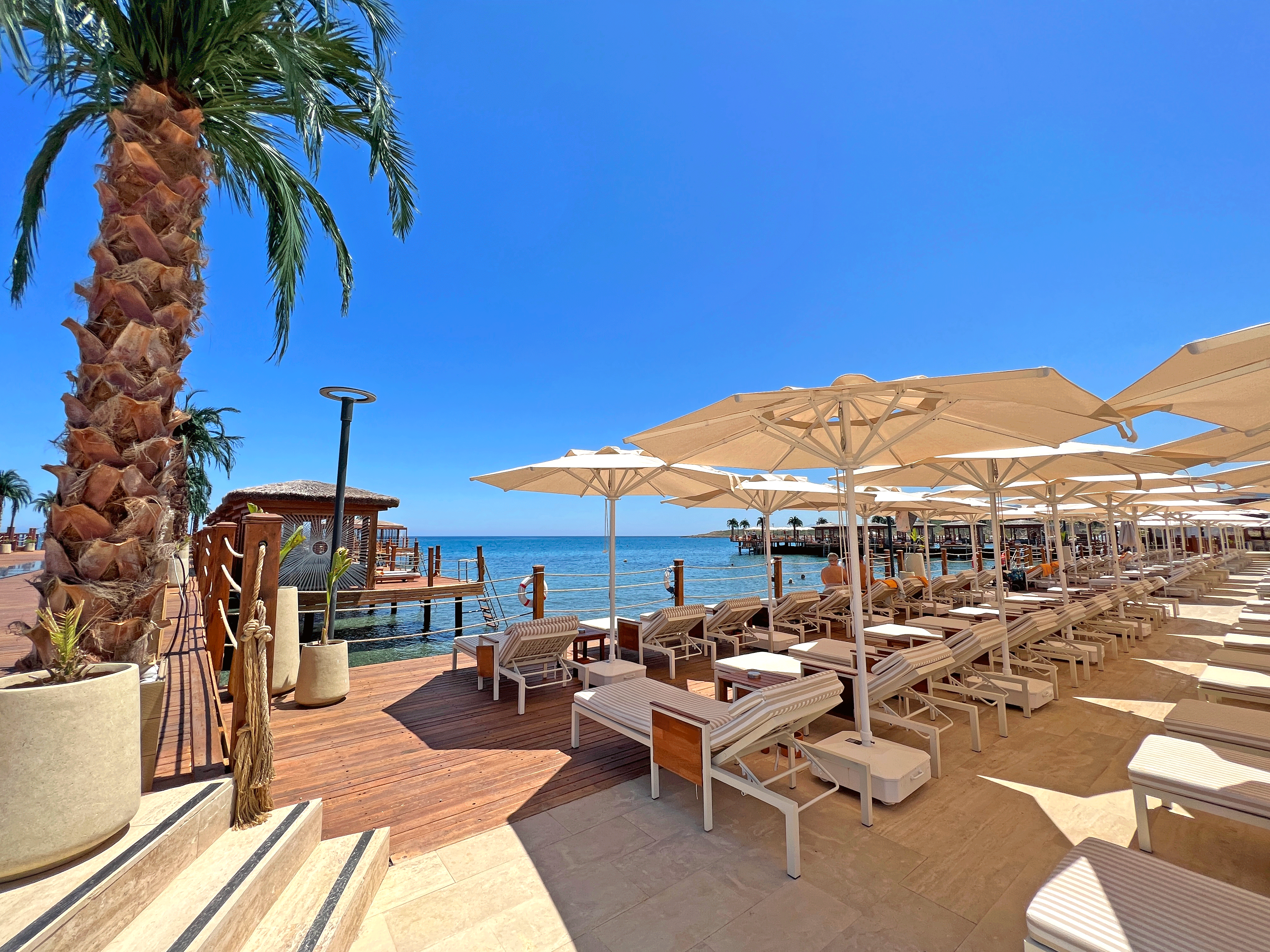 cheap resort hotels to Spend holiday with family