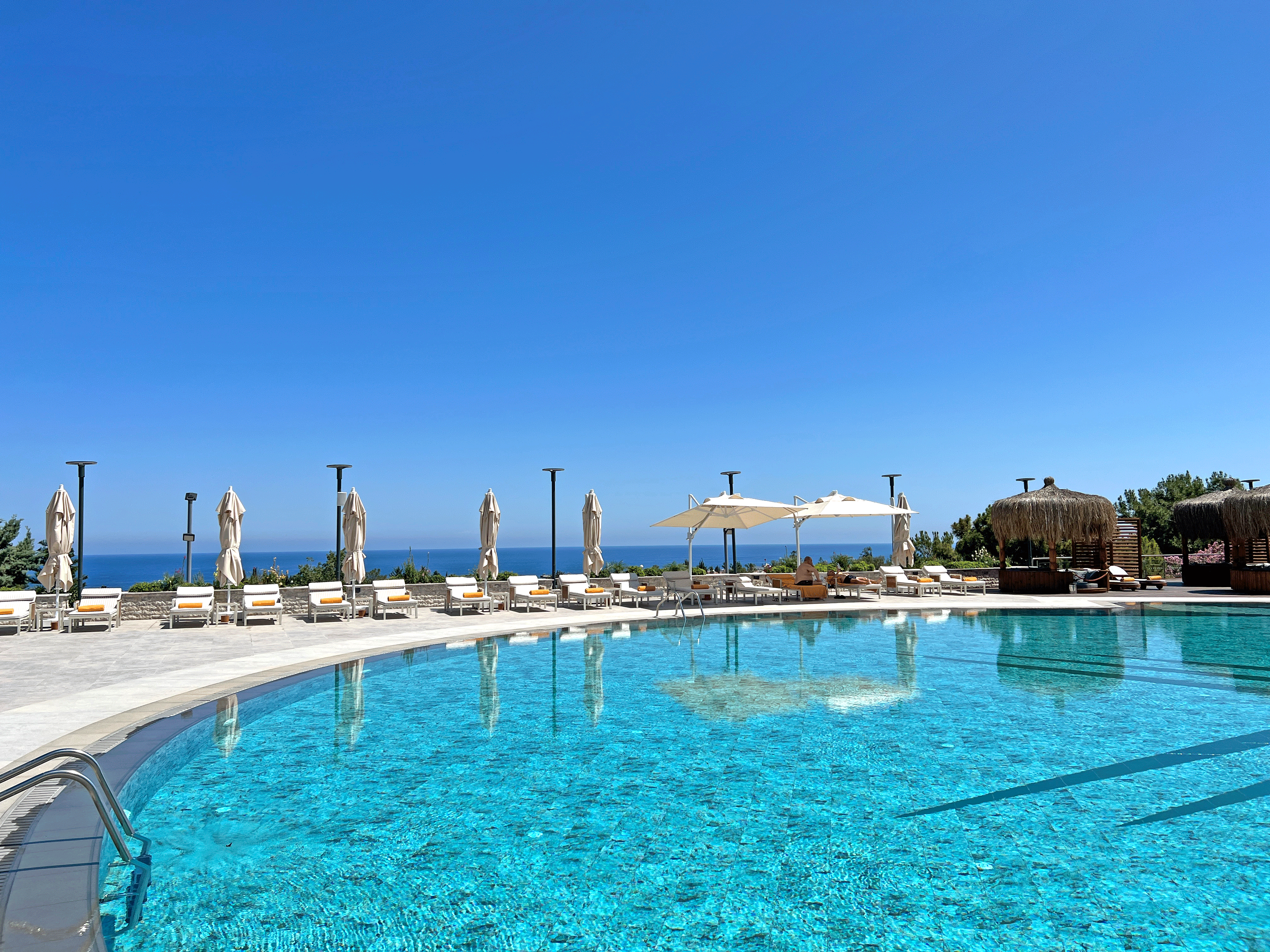 cheap resort hotels to Spend holiday with family