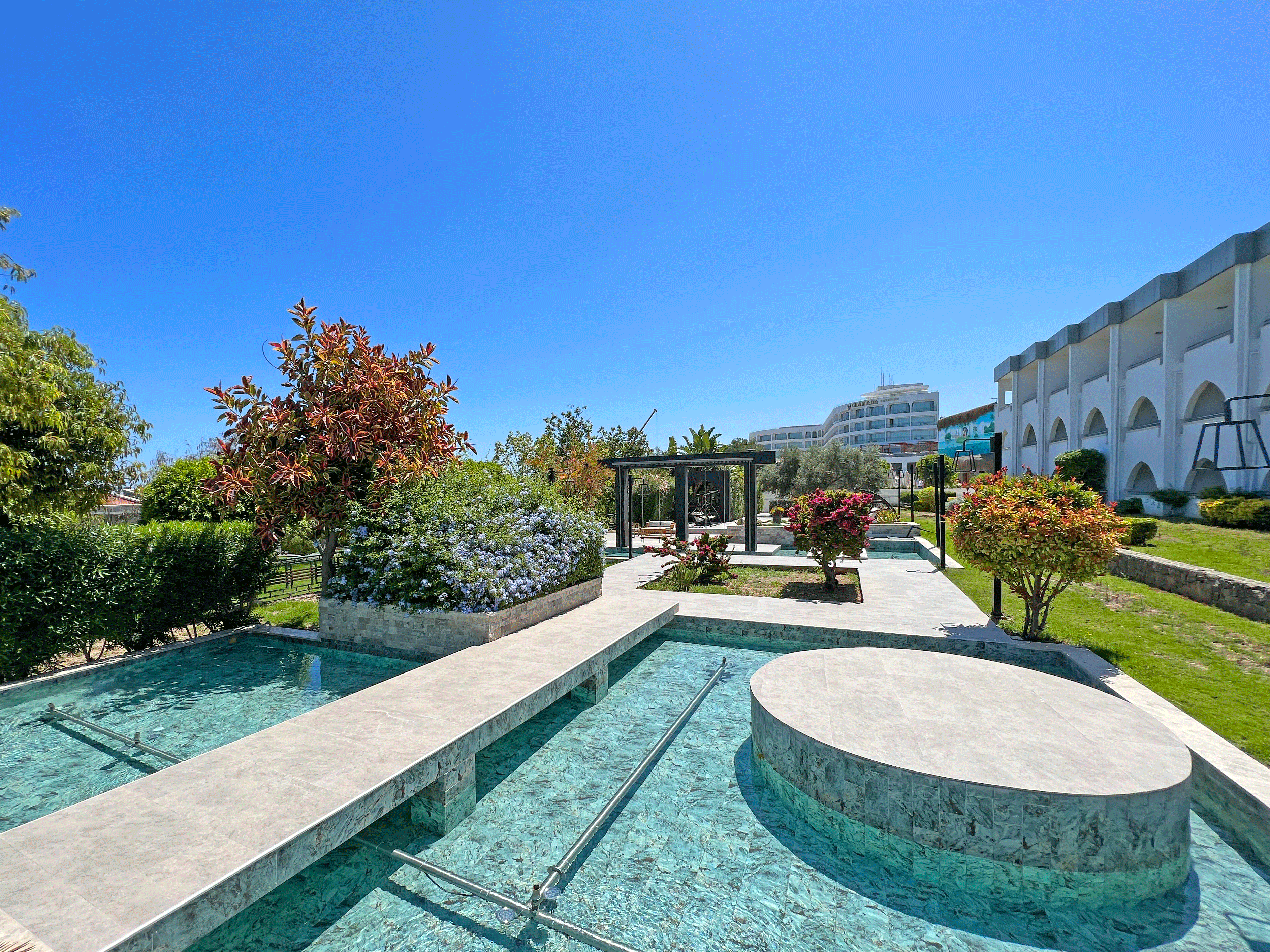 cheap resort hotels to Spend holiday with family