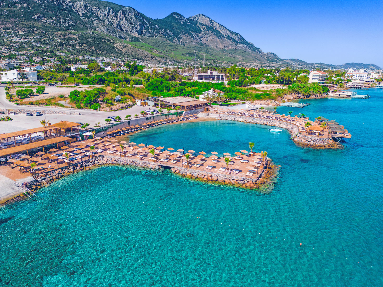 cheap resort hotels to Spend holiday with family