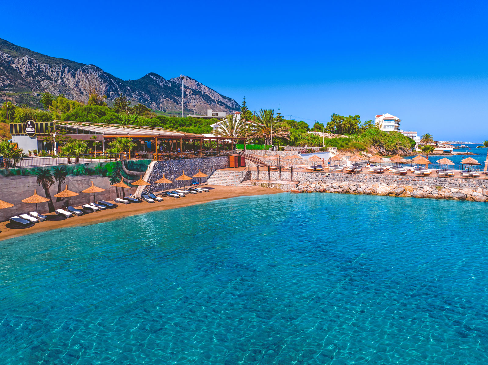 cheap resort hotels to Spend holiday with family