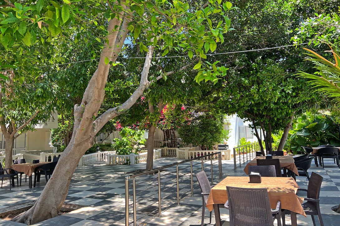 cheap resort hotels to Spend holiday with family