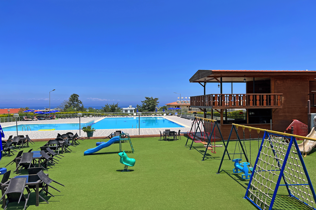 cheap resort hotels to Spend holiday with family