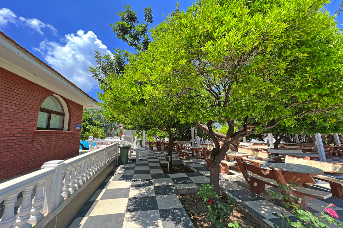 cheap resort hotels to Spend holiday with family