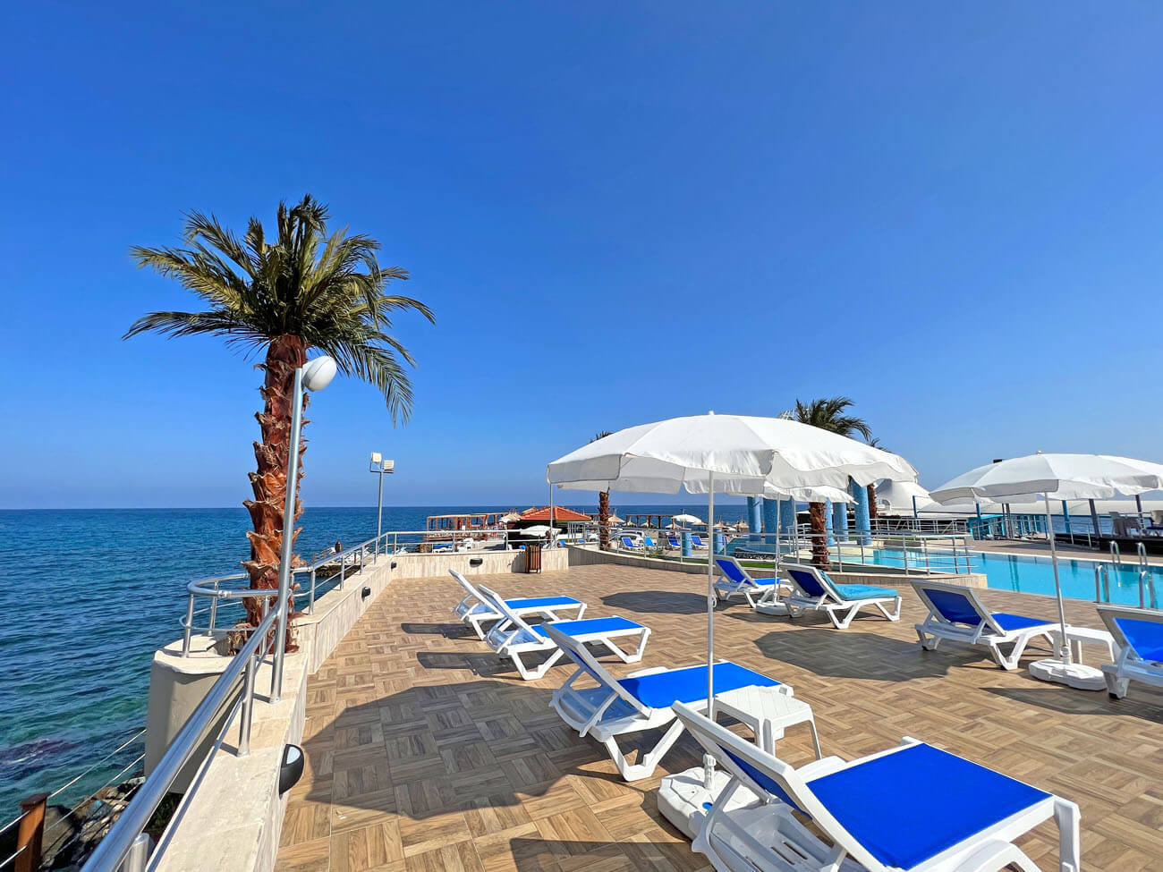 cheap resort hotels to Spend holiday with family