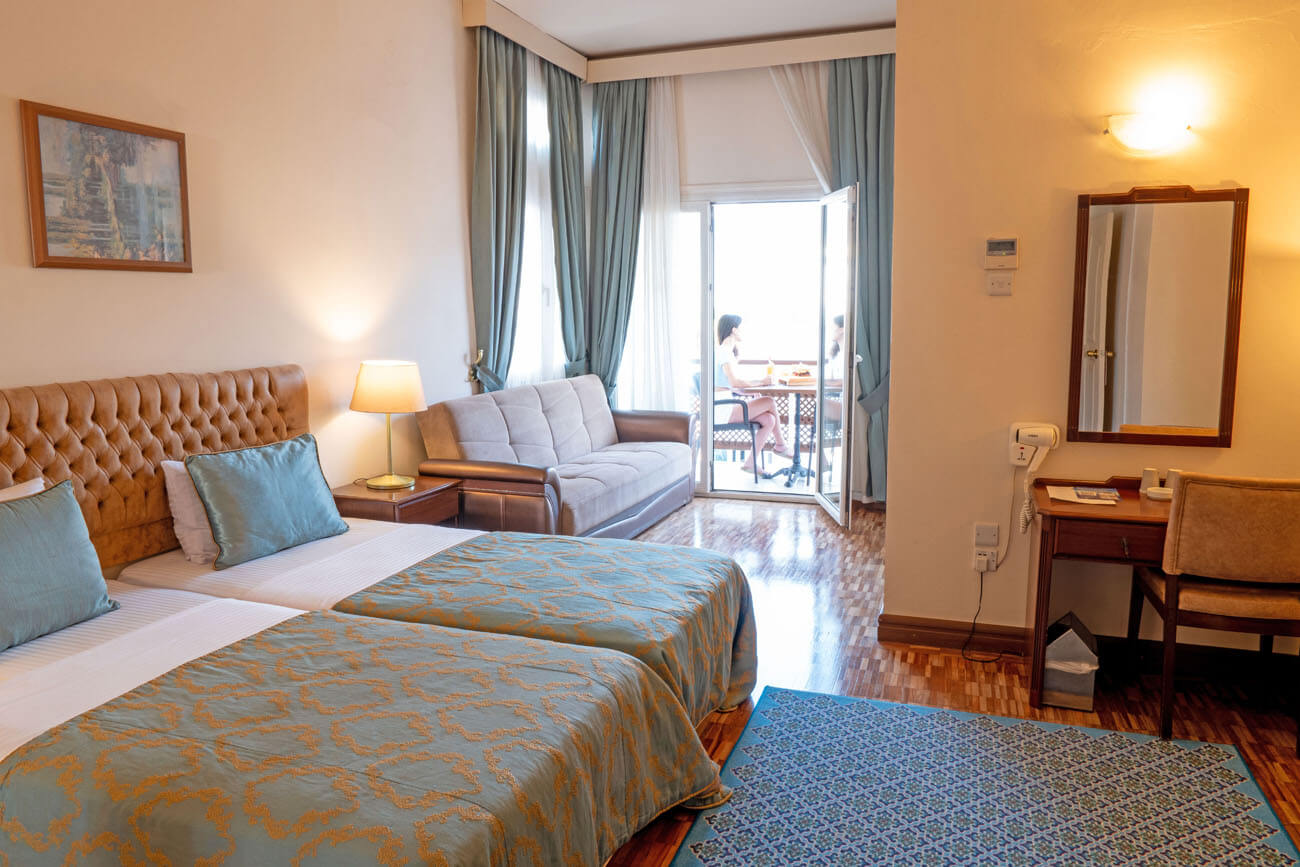 cheap resort hotels to Spend holiday with family